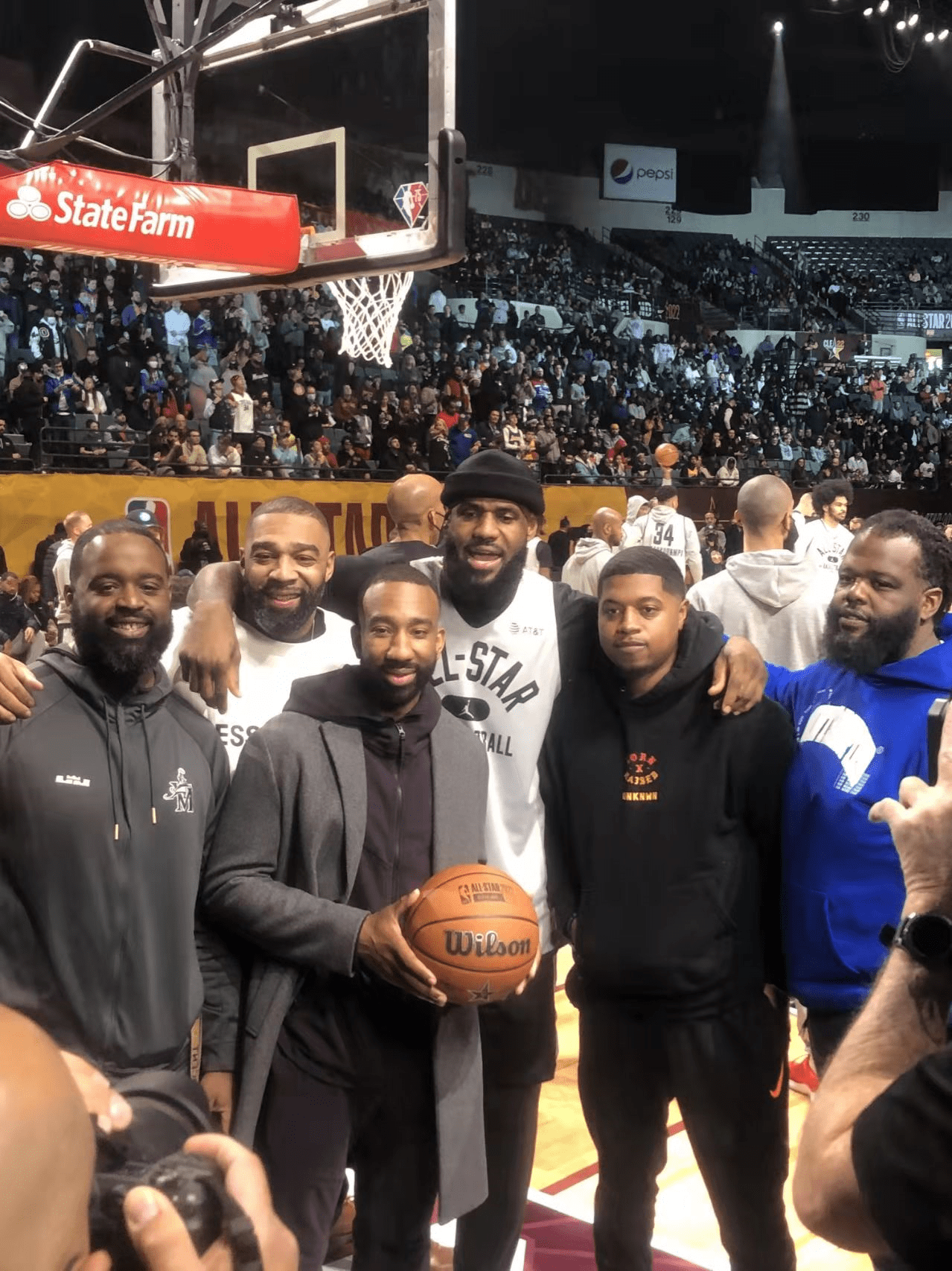 包含全明星赛倒计时，夏洛特黄蜂国际比赛日刷新队史纪录，细节引发关注，质疑声仍在，球探报告显示潜力的词条