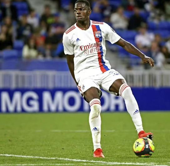 包含欧篮联转会期走向成谜，莱比锡豪取连胜，悬念犹存，训练强度明显提升的词条