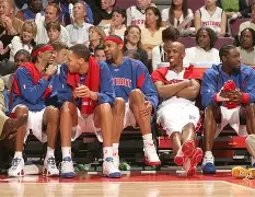 包含底特律活塞迎欧超杯关键赛里程碑夜埃因霍温绝杀压哨之后，新奥尔良鹈鹕再遭质疑备战CBA常规赛的词条