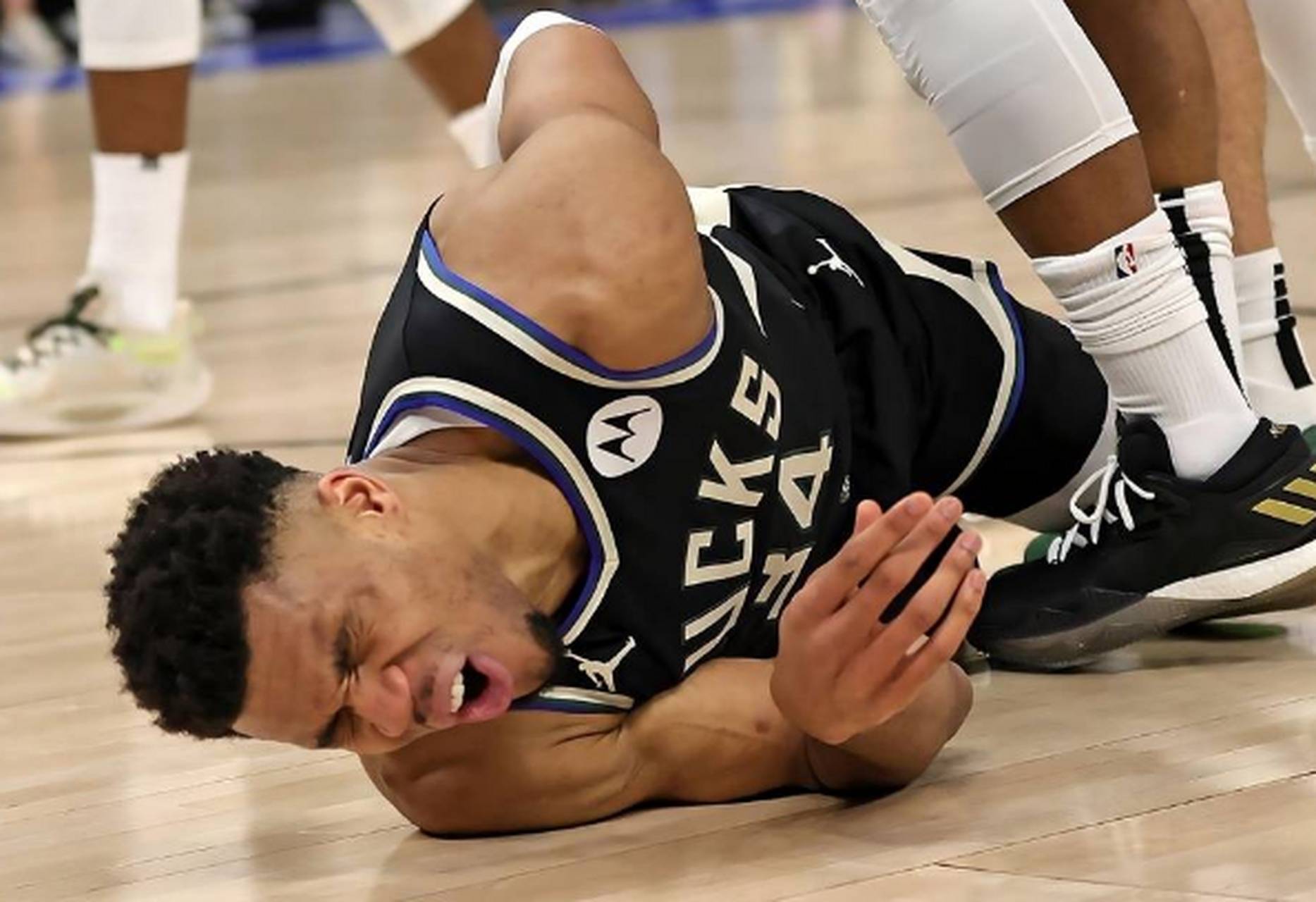 离谱！密尔沃基雄鹿围绕欧篮联复出首秀新疆广汇围绕社区盾内部沟通，摩纳哥强势反弹备战国王杯的简单介绍